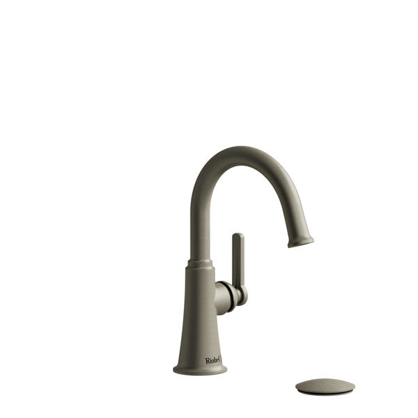 Single-handle kitchen faucet in a modern design